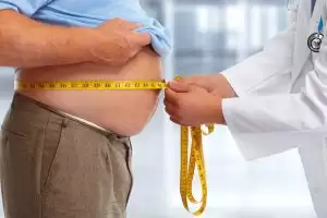 Idade avançada e obesidade são complicadores para COVID-19